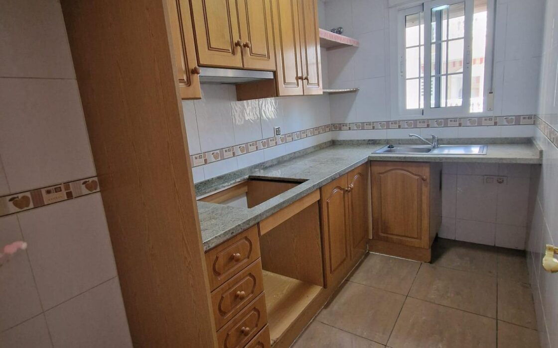 Апартаменты в Торревьехе 70 кв.м с террасой у моря