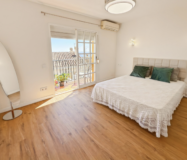 Великолепний таунхаус з терасою та видом на море в Бенальмадені