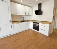 Великолепний таунхаус з терасою та видом на море в Бенальмадені