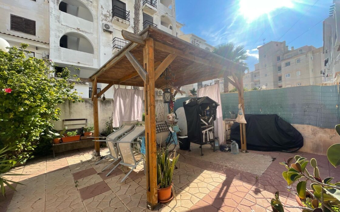 Дуплекс в Торревьехе с террасой и 3 комнатами