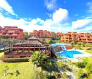 Двоквартирний будинок в Естепоні з терасою та морським видом 148 кв.м