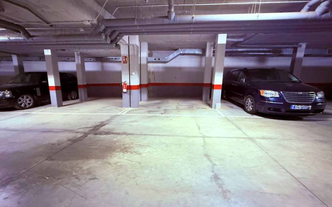 Двоквартирний будинок в Естепоні з терасою та морським видом 148 кв.м