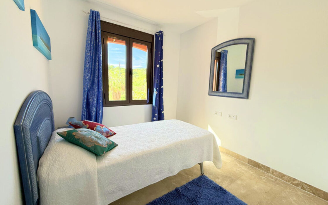 Двоквартирний будинок в Естепоні з терасою та морським видом 148 кв.м