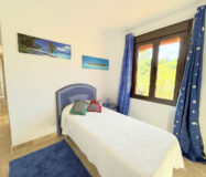 Двоквартирний будинок в Естепоні з терасою та морським видом 148 кв.м