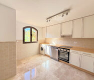 Двоквартирний будинок в Естепоні з терасою та морським видом 148 кв.м