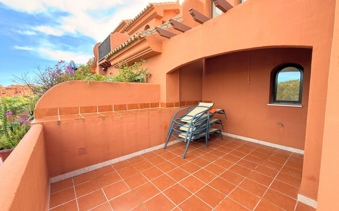 Двоквартирний будинок в Естепоні з терасою та морським видом 148 кв.м