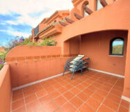 Двоквартирний будинок в Естепоні з терасою та морським видом 148 кв.м