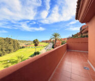 Двоквартирний будинок в Естепоні з терасою та морським видом 148 кв.м