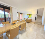 Двоквартирний будинок в Естепоні з терасою та морським видом 148 кв.м