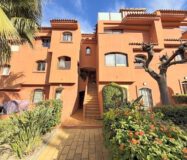 Двоквартирний будинок в Естепоні з терасою та морським видом 148 кв.м