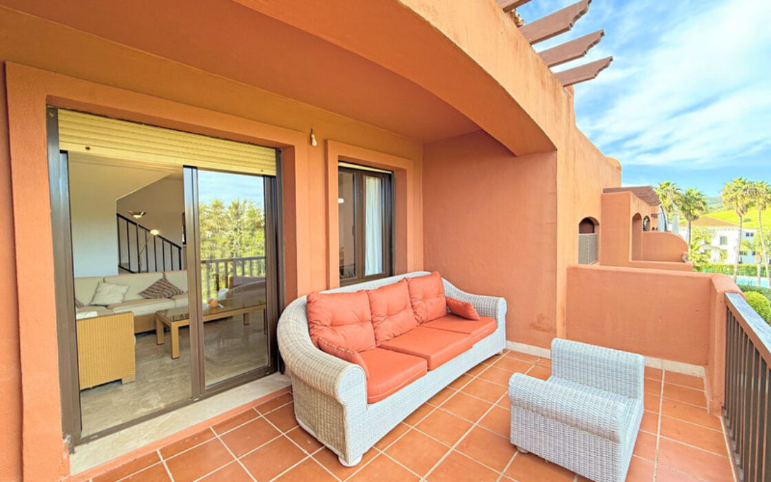 Двоквартирний будинок в Естепоні з терасою та морським видом 148 кв.м