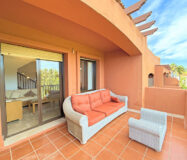 Двоквартирний будинок в Естепоні з терасою та морським видом 148 кв.м