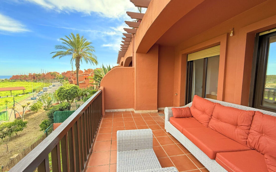 Двоквартирний будинок в Естепоні з терасою та морським видом 148 кв.м