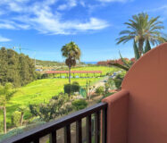 Двоквартирний будинок в Естепоні з терасою та морським видом 148 кв.м