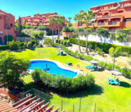 Двоквартирний будинок в Естепоні з терасою та морським видом 148 кв.м