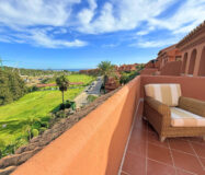 Двоквартирний будинок в Естепоні з терасою та морським видом 148 кв.м