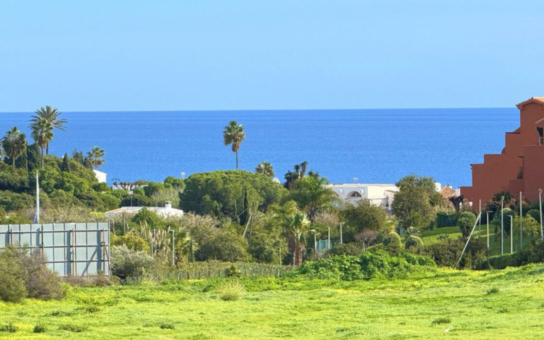 Двоквартирний будинок в Естепоні з терасою та морським видом 148 кв.м