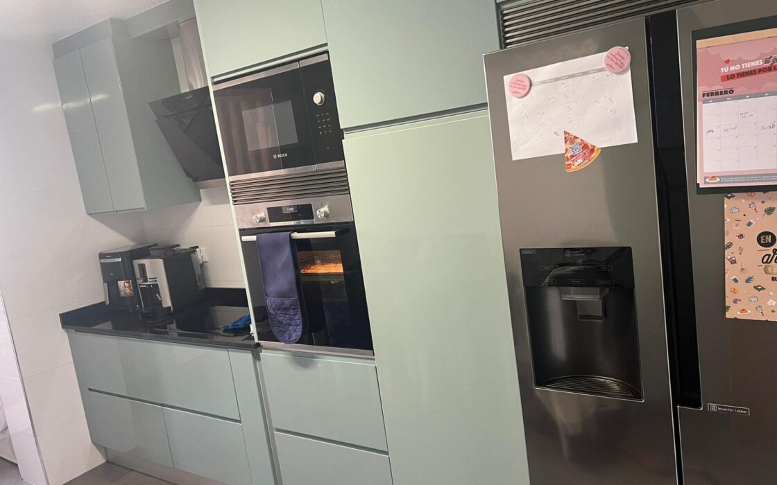 Апартаменти 130 кв.м з терасою в Аліканте біля моря