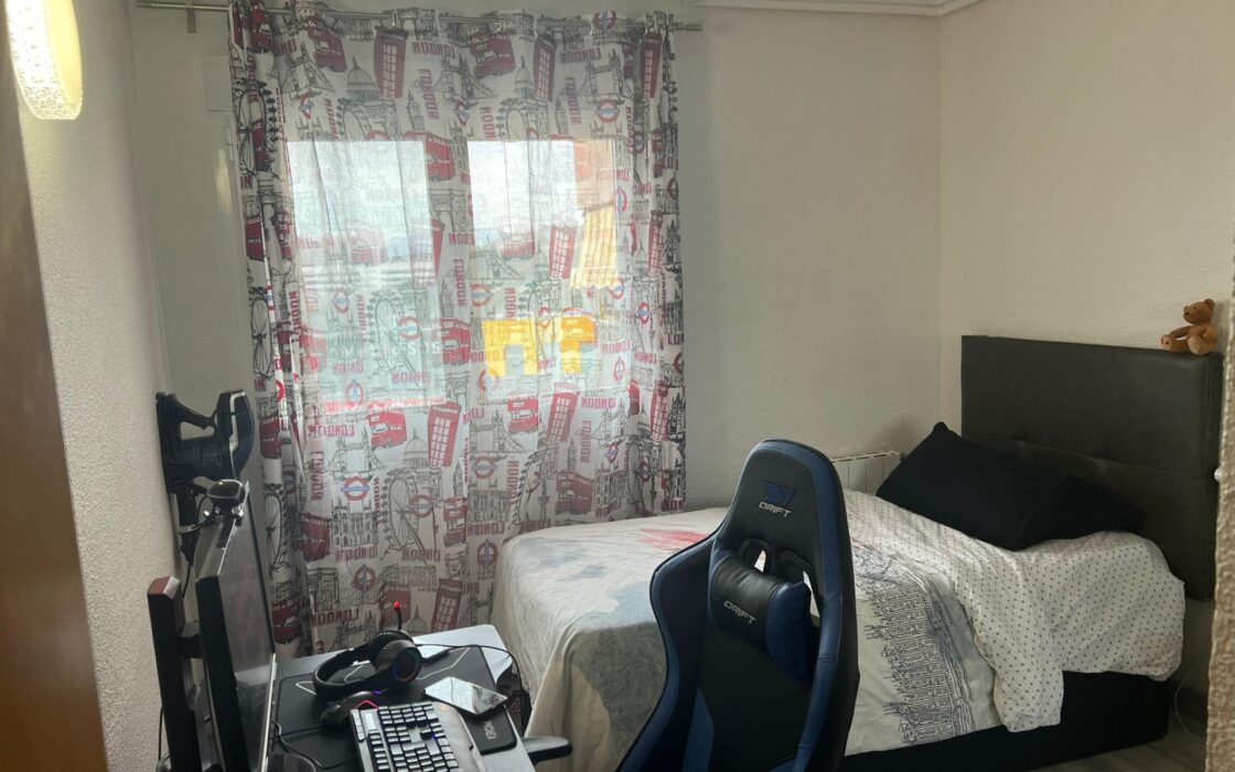 Апартаменти 130 кв.м з терасою в Аліканте біля моря