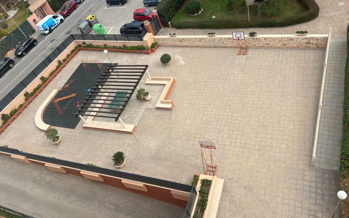 Апартаменти 130 кв.м з терасою в Аліканте біля моря