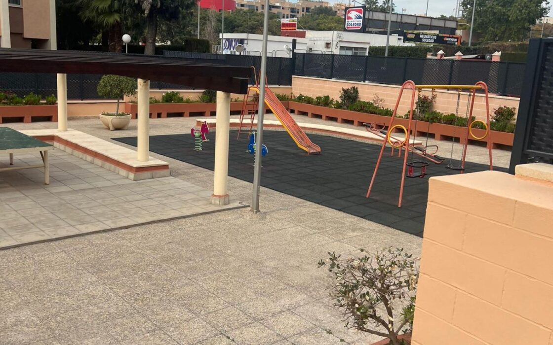 Апартаменти 130 кв.м з терасою в Аліканте біля моря