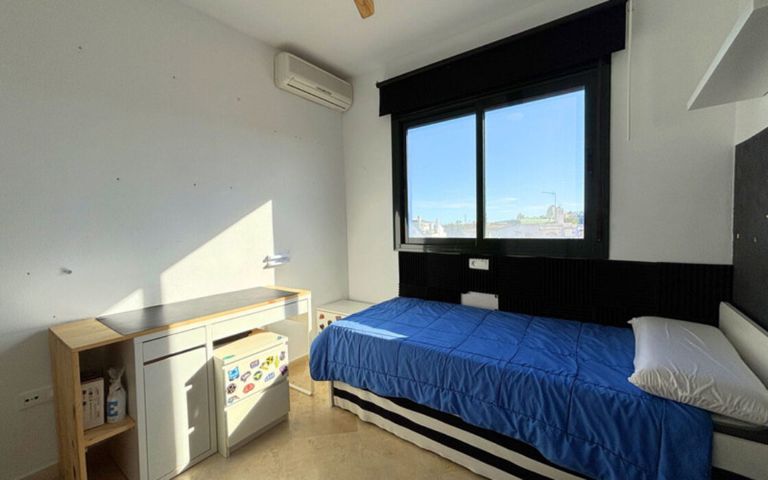 Дом с террасой 140 кв.м у моря на Коста-дель-Соль