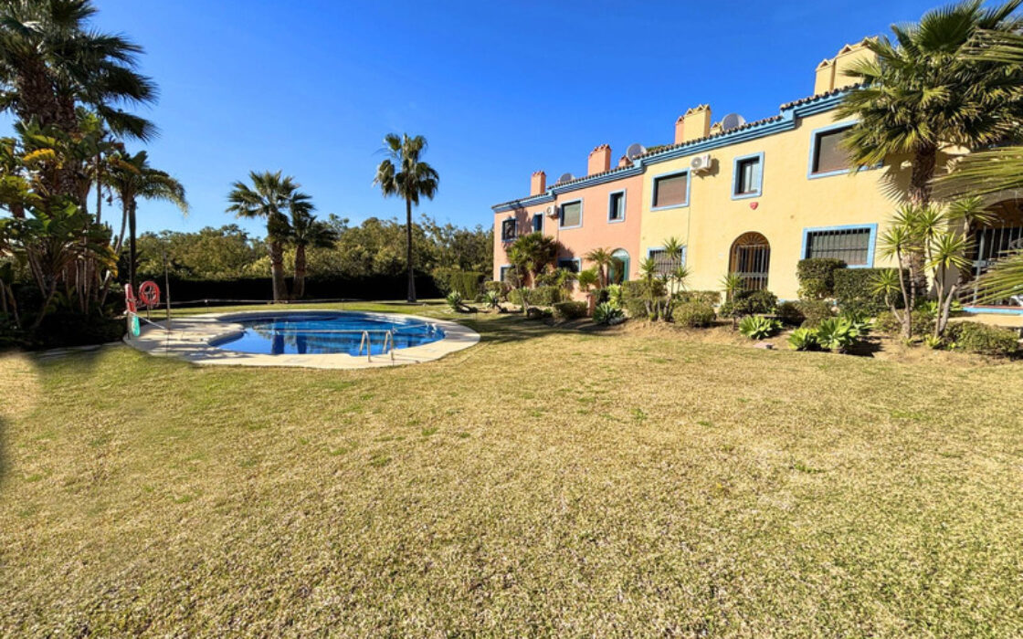 Дом с террасой 140 кв.м у моря на Коста-дель-Соль