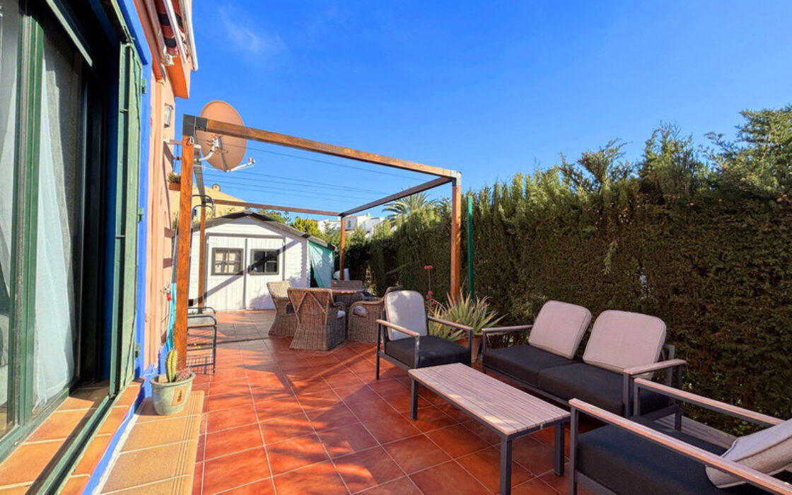 Дом с террасой 140 кв.м у моря на Коста-дель-Соль