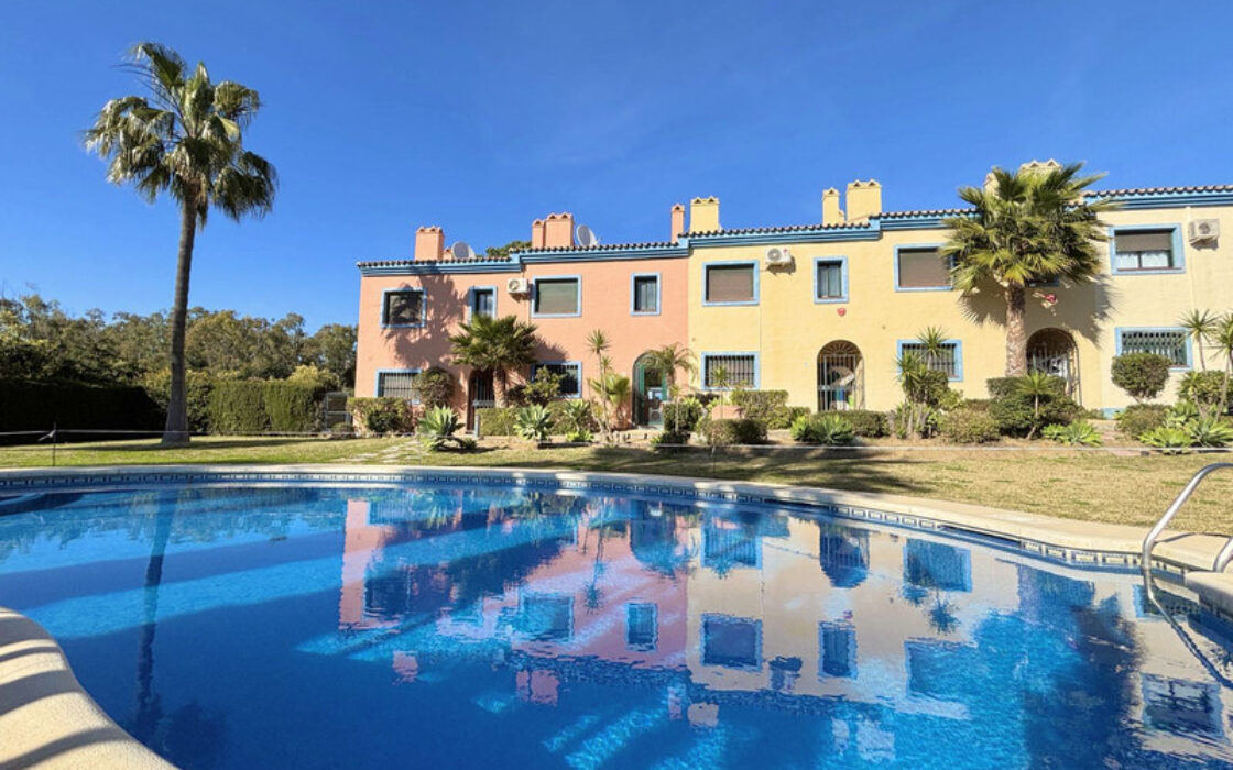 Дом с террасой 140 кв.м у моря на Коста-дель-Соль