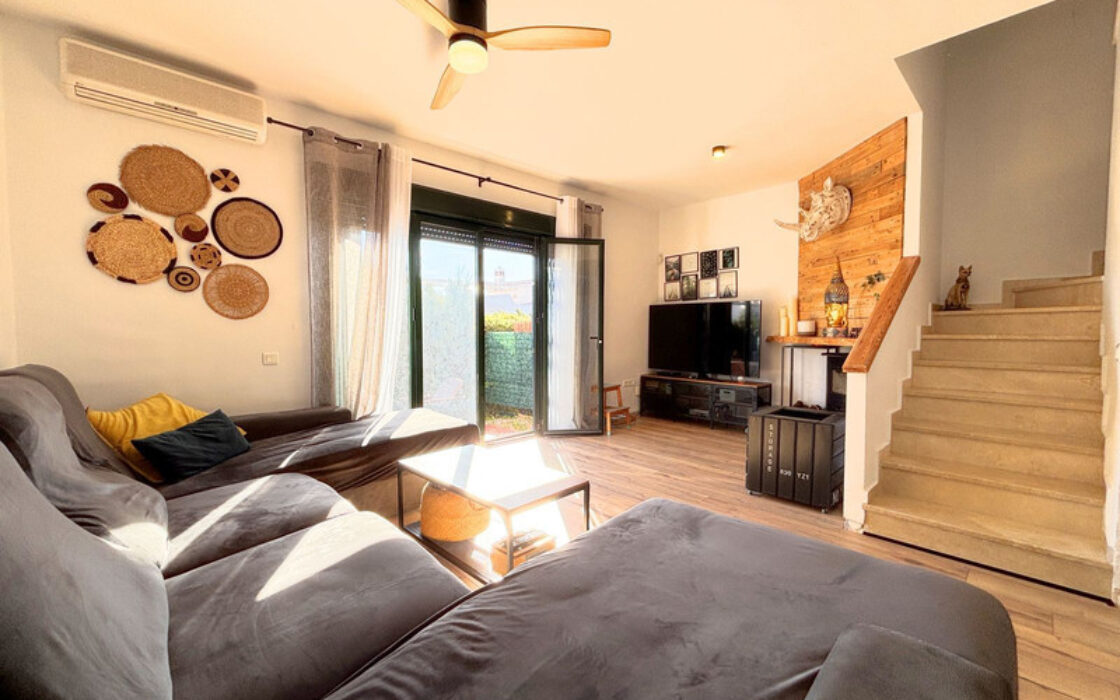 Дом с террасой 140 кв.м у моря на Коста-дель-Соль