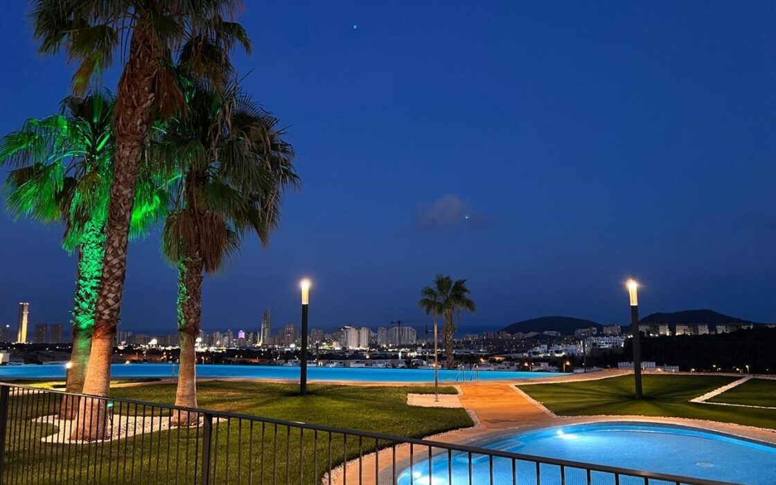 Дуплекс в Финестрате з видом на море, 3 спальні, 250 кв.м