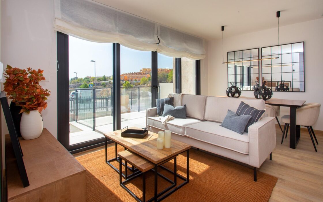 Дуплекс 146 кв.м в Монфорте-дель-Сид с террасой у моря