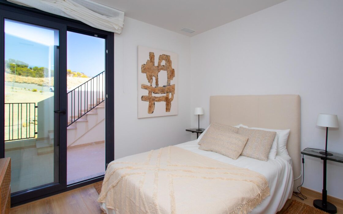 Дуплекс 146 кв.м в Монфорте-дель-Сид с террасой у моря