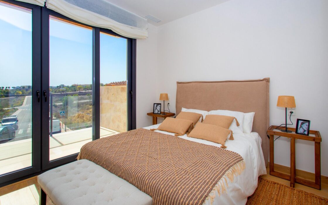 Дуплекс 146 кв.м в Монфорте-дель-Сид с террасой у моря