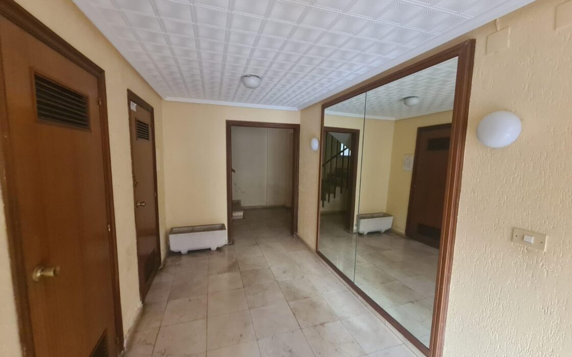 Апартаменты 148 кв.м с террасой в Аликанте