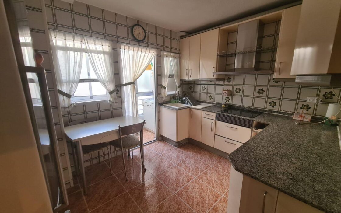 Апартаменты 148 кв.м с террасой в Аликанте