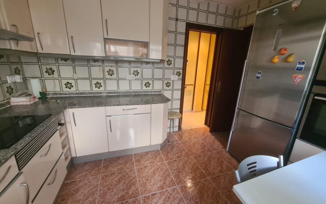 Апартаменты 148 кв.м с террасой в Аликанте