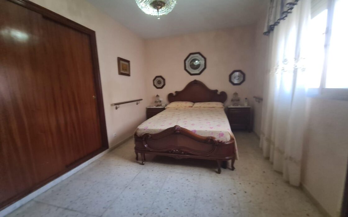 Апартаменты 148 кв.м с террасой в Аликанте