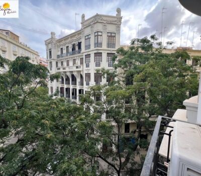 Квартира 129 кв.м з 4 спальнями в центрі Валенсії