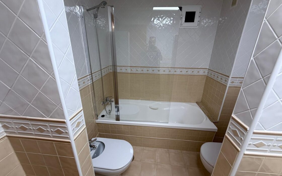 Апартаменты в Торревьехе 137 кв.м с террасой у моря