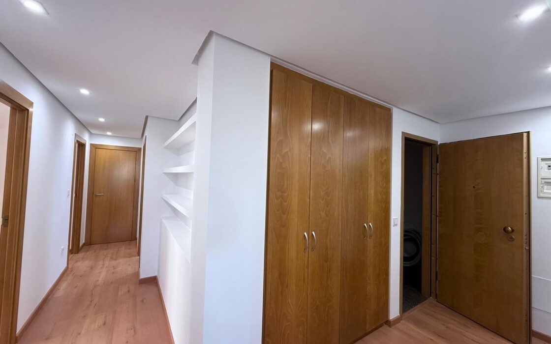 Апартаменты в Торревьехе 137 кв.м с террасой у моря