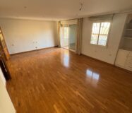 Апартаменты в Торревьехе 121 кв.м с террасой у моря