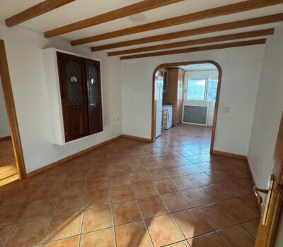 Апартаменти в Торревьехе 121 кв.м з терасою біля моря