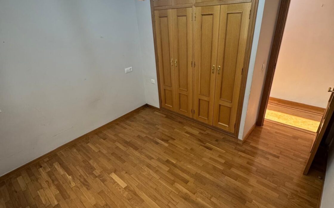 Апартаменты в Торревьехе 121 кв.м с террасой у моря