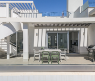 Дуплекс-пентхаус в Новій Золотій Мілі з видом на море