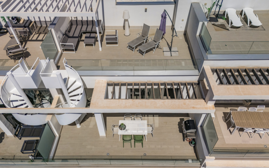 Дуплекс-пентхаус в Новій Золотій Мілі з видом на море