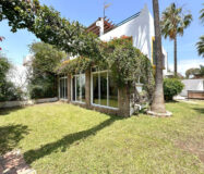 Эксклюзивный дом в Корнере с частным садом и террасой