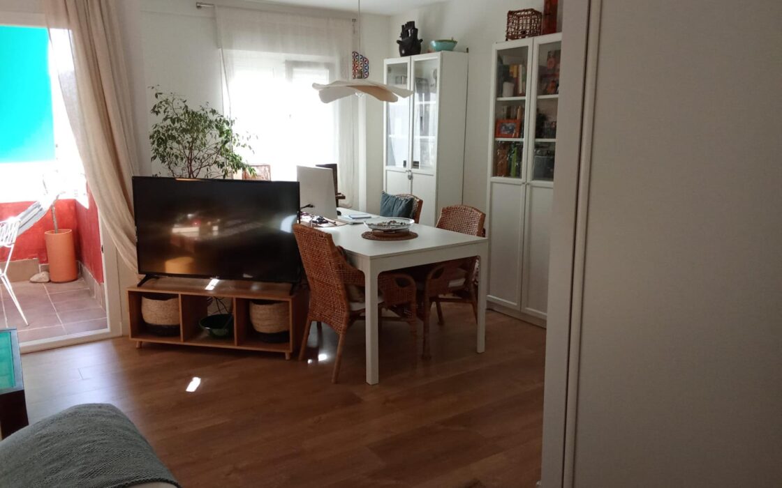 Апартамент 74 кв.м з терасою в Аліканте біля моря