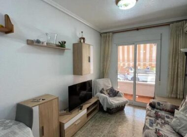 Апартаменты 60 кв.м в Торревьехе с 2 спальнями у моря