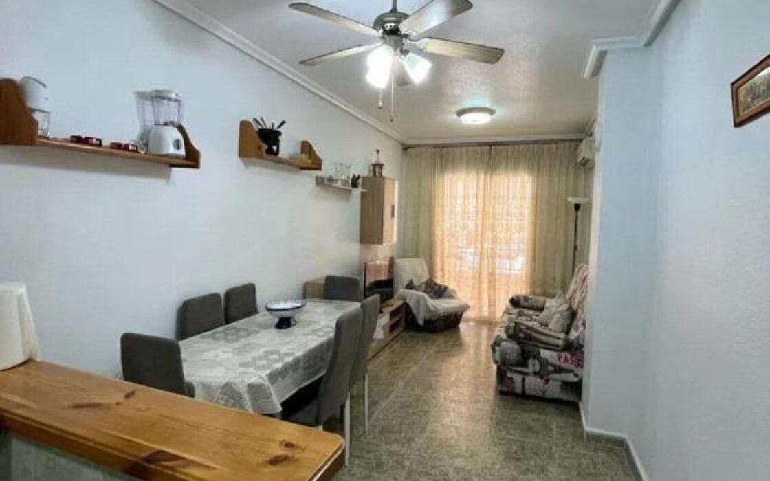 Апартаменты 60 кв.м в Торревьехе с 2 спальнями у моря